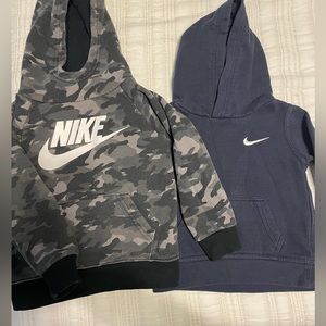 2T Nike pullovers
